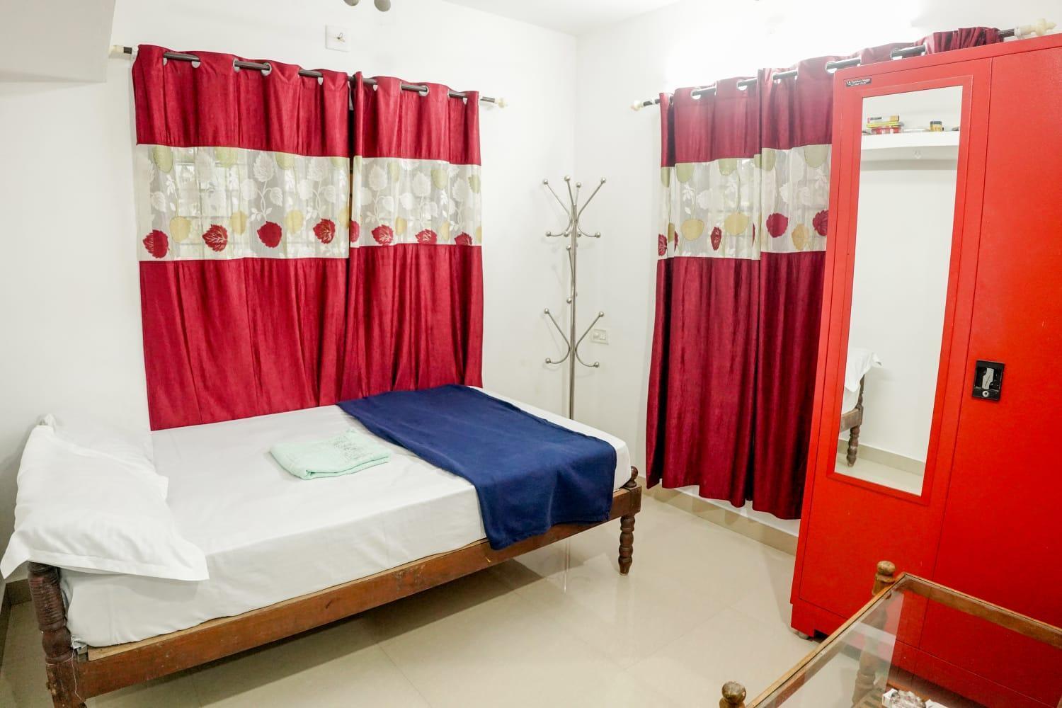 Koonamparayil Home Stay Munnar Anaviratty-Family Only Exterior photo